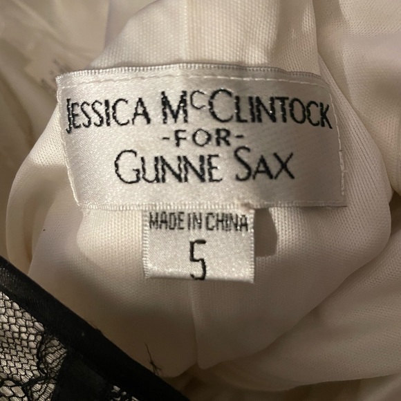 Size 5 dress - Picture 3 of 3